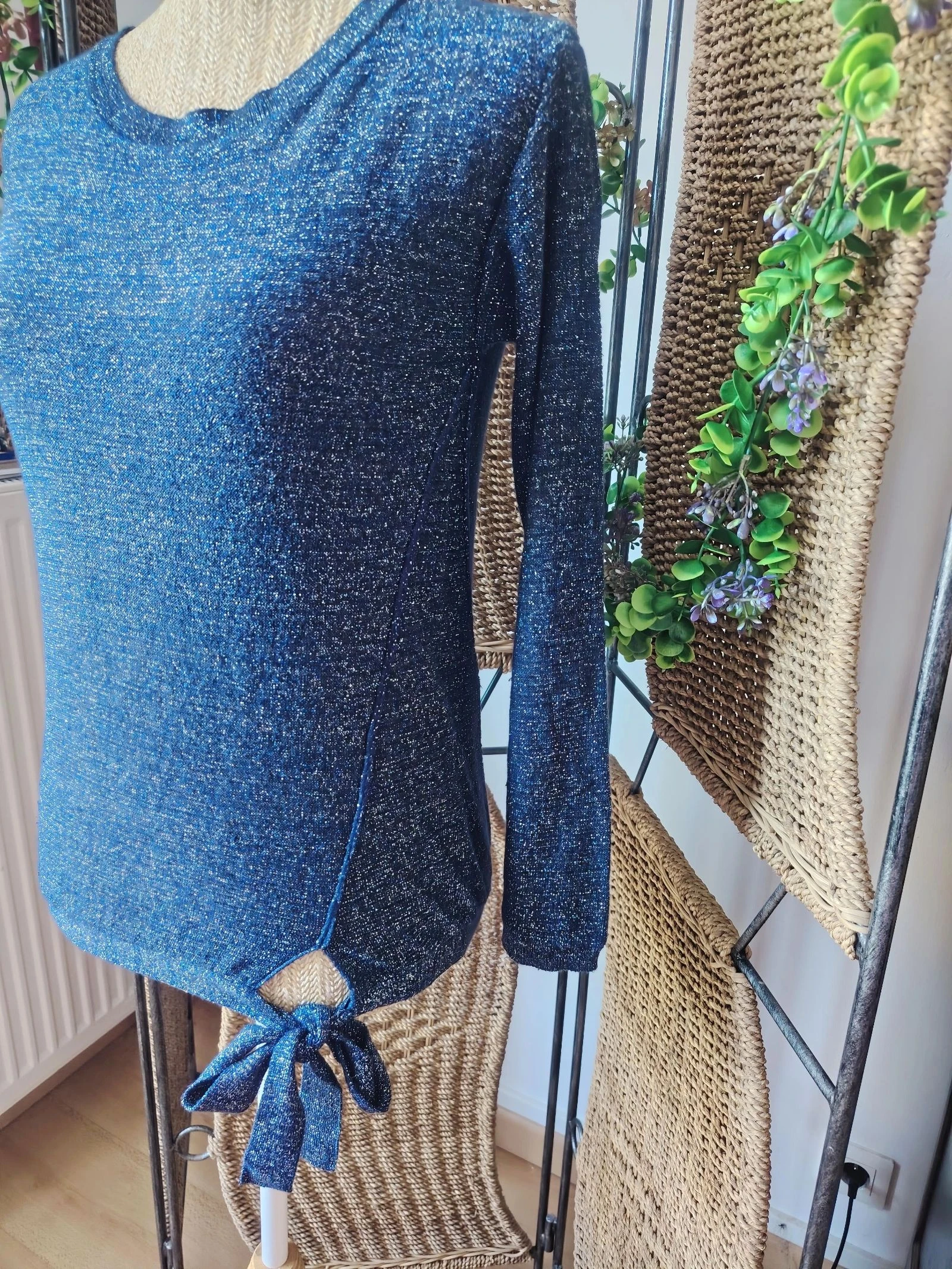 Suéter azul marino con lentejuelas talla 34 Riu Paris – photo 4